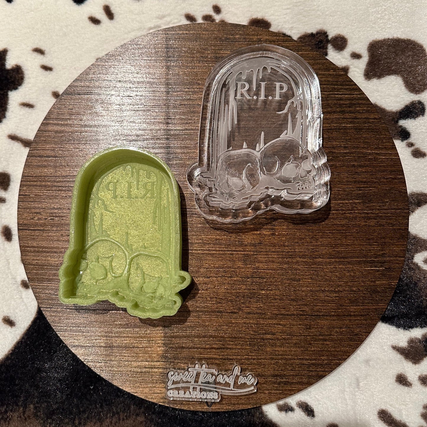 Headstone with Skulls Silicone Mold
