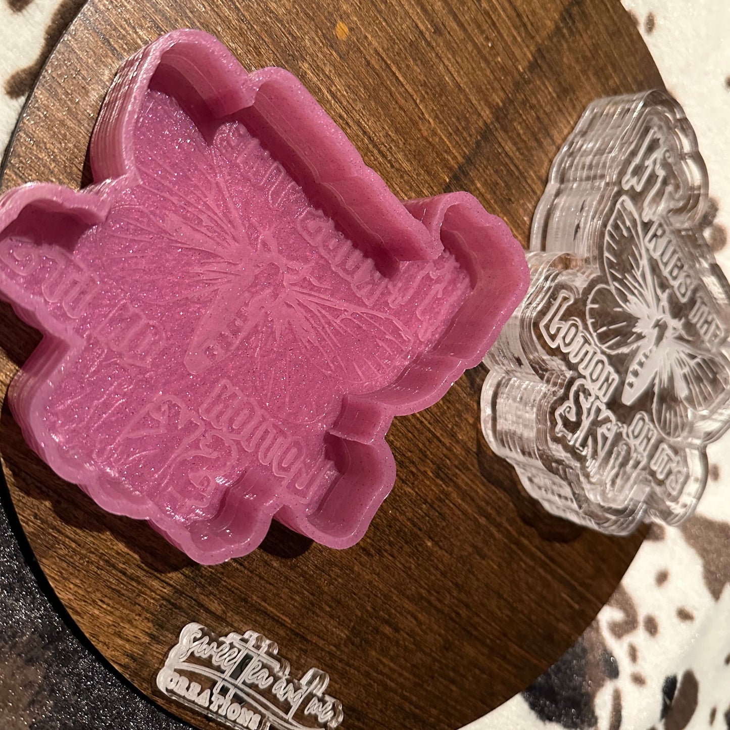 It Rubs the Lotion on It's Skin Silicone Mold